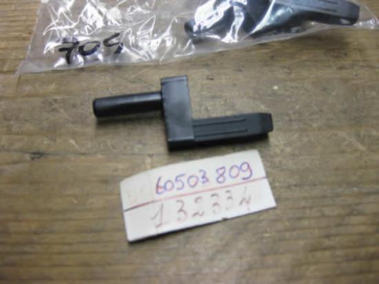 60503809 Hoedenplanksteun pen rechts