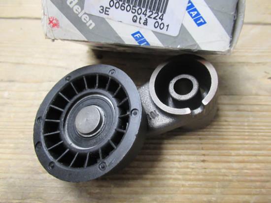 60504224 Spanrol distributieriem rechts