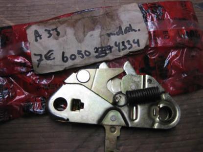 60504334 Slot motorkap Alfa Romeo 33 905