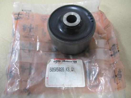 60505028 Silentblock vering achter