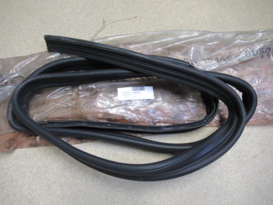 60505146 Achterklep achterwand deurrubber pakking rubber Alfa Romeo 33 SW 905 907