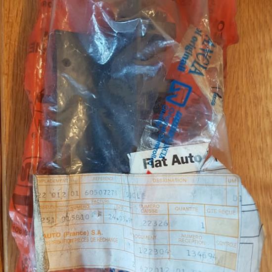 60507278 Relaishouder Alfa Romeo 164 75