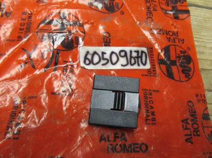 60509670 Kunststof houder voorruit