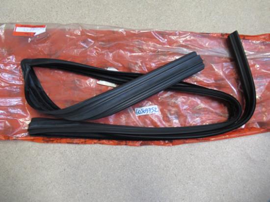 60509752 Profiel deurrubber voorzijde Alfa Romeo 164