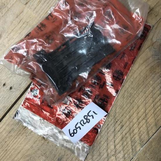 60512851 Afdekkap bougiekabel kan deksel Alfa Romeo 164 75