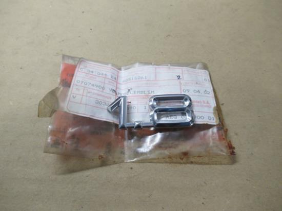 60515261 Embleem 1.8