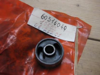 60516040 Silentblock luchtfilterhuis