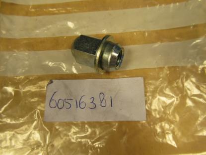 60516381 Wiel moer Alfa Romeo Spider Giulia Berlina GT 105