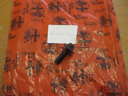 60525807 Schroef kunststof kofferbak bekleding