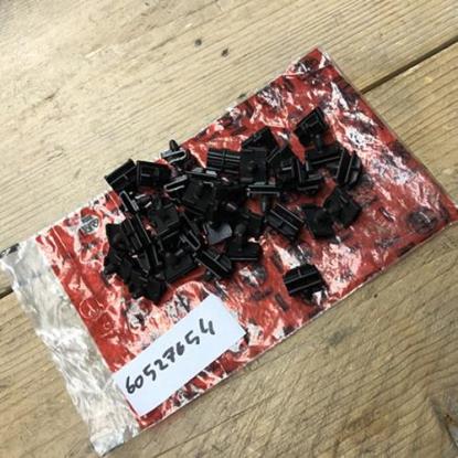 60527654 Buffer klem sierlijst ruit klem Alfa Romeo 75