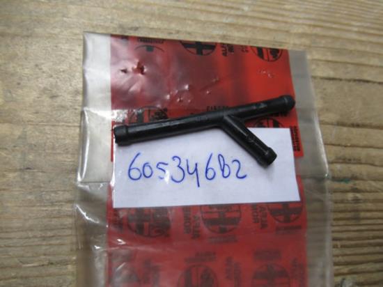 60534682 Aansluiting carburateur