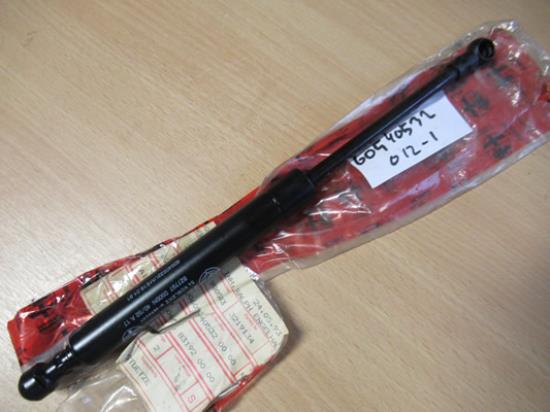 60540532 Gasveer drukstang schokbreker achterklep kofferklep Alfa Romeo 155