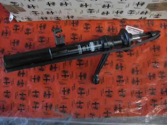 60542452 Shokbreker links voorzijde Alfa Romeo 33 907 8v