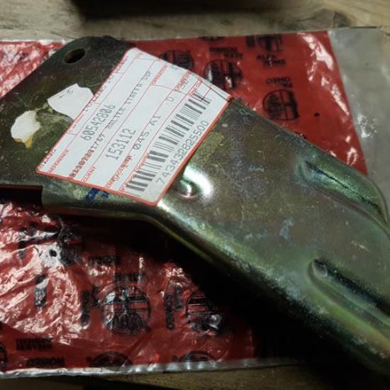 60542806 Uitlaat beugel