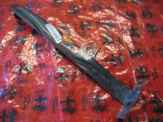 60544073 Voorscherm beugel rechterzijde