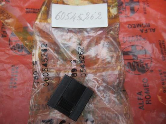 60545262 Blok bevestiging voorruit