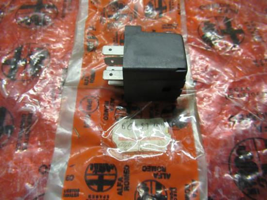 60557104 Relais ruitenwisser