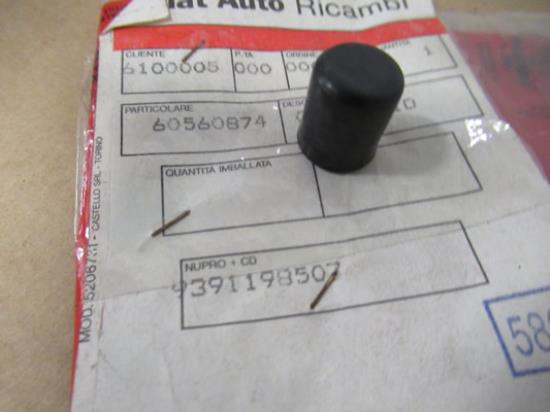 60560874 Afdekkap vering voorzijde Alfa Romeo 164 33