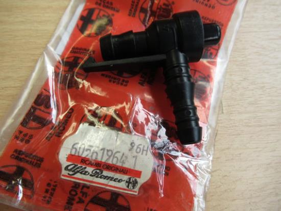 60561964 Aansluiting klep koplampsproeier