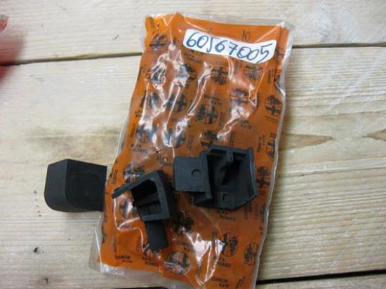 60567005 Rubber motorkap rechterzijde