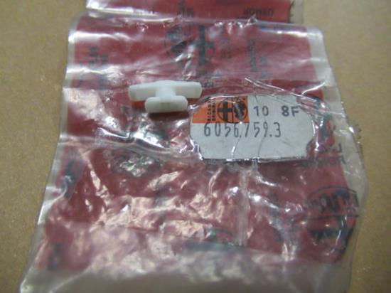 60567593 Clip voor sierlijst Alfa Romeo 164