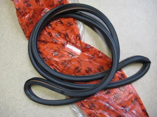 60569452 Deurrubber profielrubber rubber achterzijde links Alfa Romeo 164