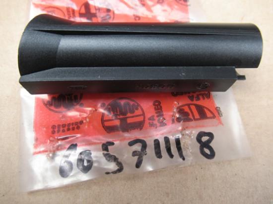 60571118 Afstandstuk verbinding koplampsproeiers Alfa Romeo 155