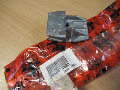 60578688 Glijstift raamgeleiding Alfa romeo GTV Spider 916 rechts