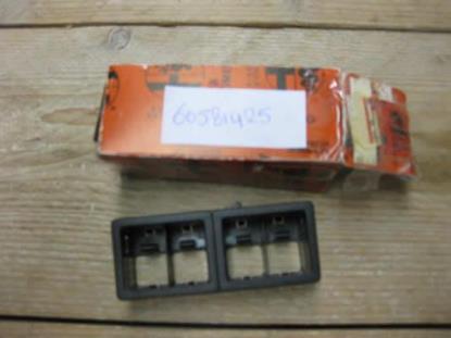 60581425 Sierstuk links houder schakelaar mistlamp Alfa Romeo 33 907