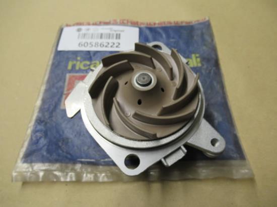 60586222 Waterpomp