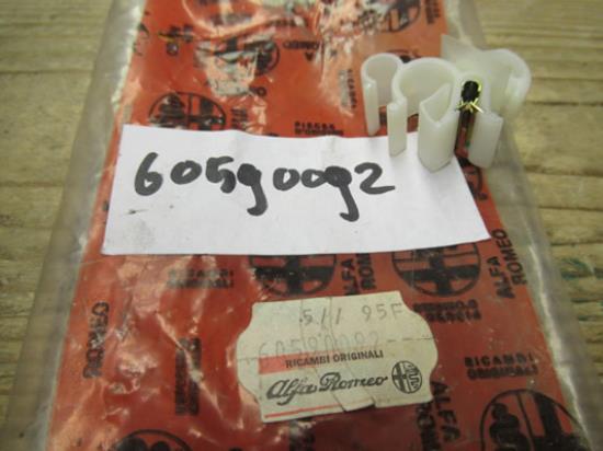 60590092 Montage clip