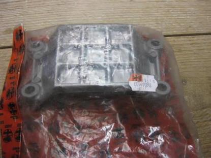 60599398 Uitlaat beugel