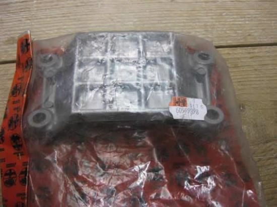 60599398 Uitlaat beugel