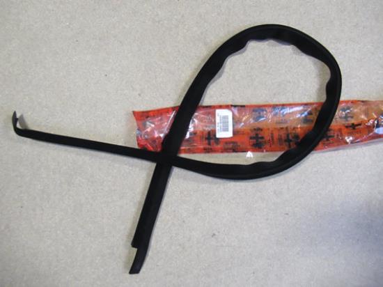 60612950 Raamrubber pakking onderste gedeelte Alfa Romeo GTV Spider 916 profielrubber