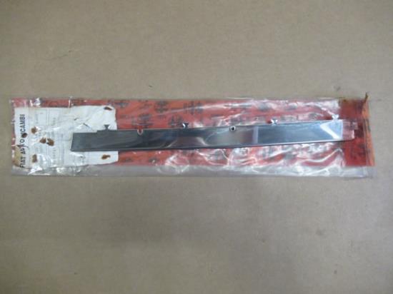 60624781 Sierlijst grille rechts Alfa Romeo 164