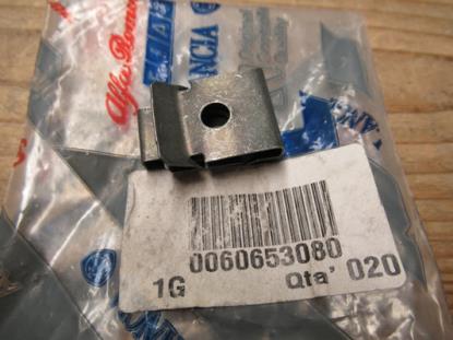 60653080 Veertje voorbumper sierlijst nderzijde