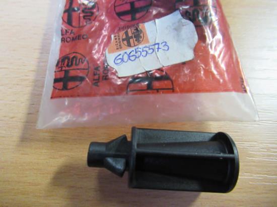 60655573 Afstandstuk koelvloeistof reservoir