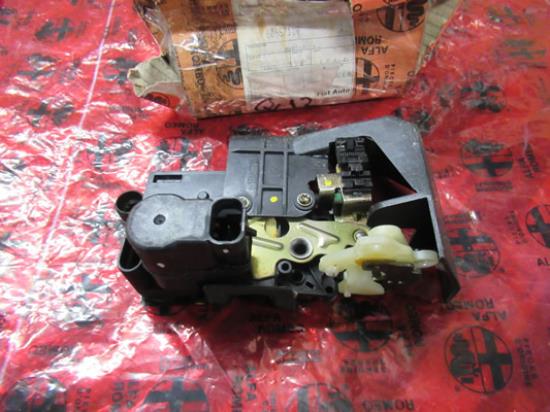 60657119 Deurslot voorzijde links