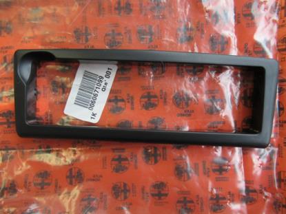 60671099 Rand sierstuk radio Alfa Romeo 156