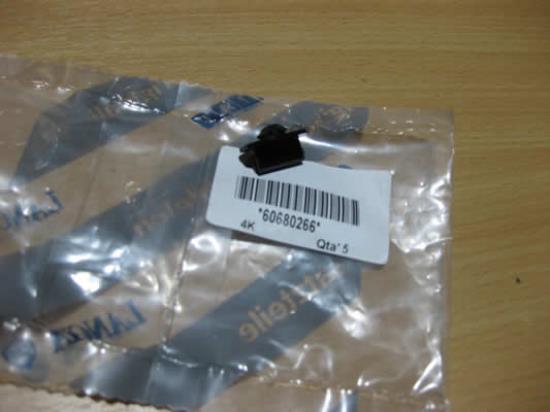 60680266 Montage clip