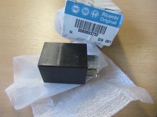 60693732 Relais