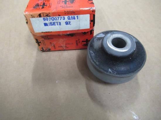 60700773 Silenblock ophanging achterzijde