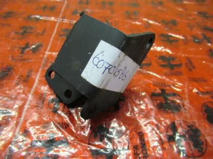 60701586 Versnellingsbak steun