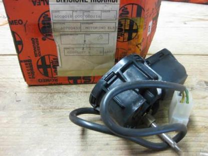 60703433 Ruitenwissermotor links