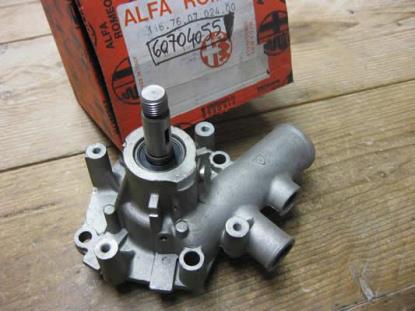 60704055 Waterpomp Alfa Romeo Alfetta 2.0 TD