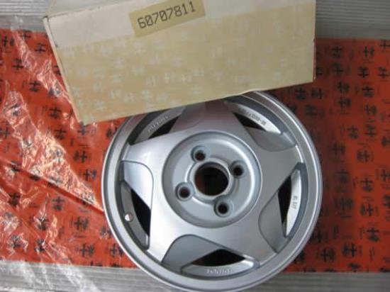 60707811 Velg Alfa Romeo 13 inch 5.5J H2-39