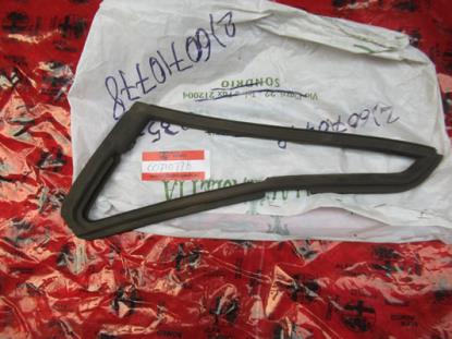 60710778 Raamrubber linkerzijde