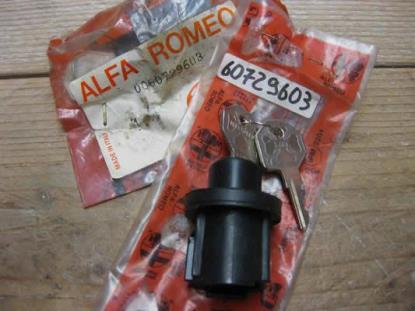60729603 Slot kofferklep Alfa romeo Giulietta 116 met 2 sleutels