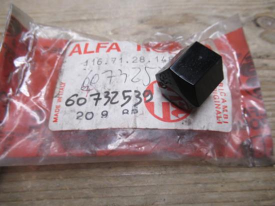 60732539 Afdekkap bout