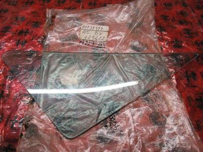 60737997 Kleine ruit voor portier rechtsvoor